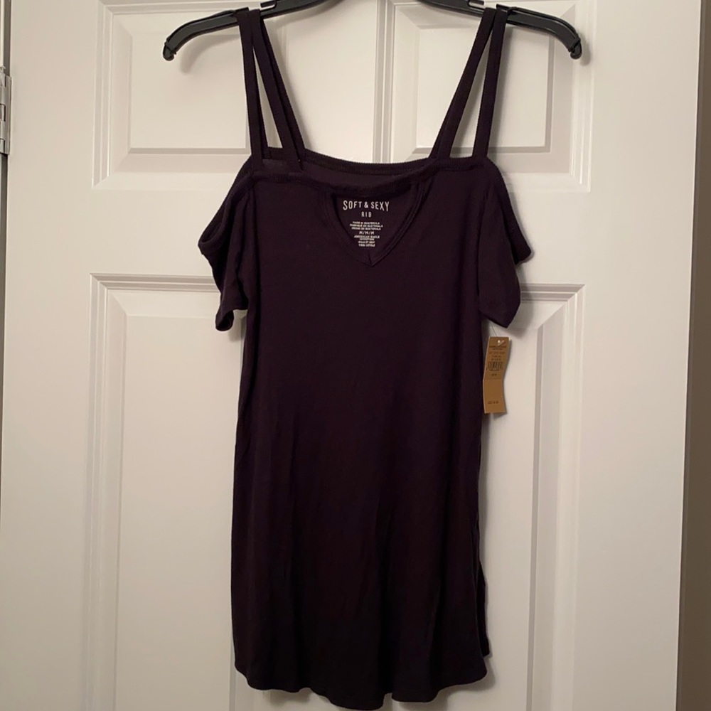 American Eagle black cold shoulder shirt
